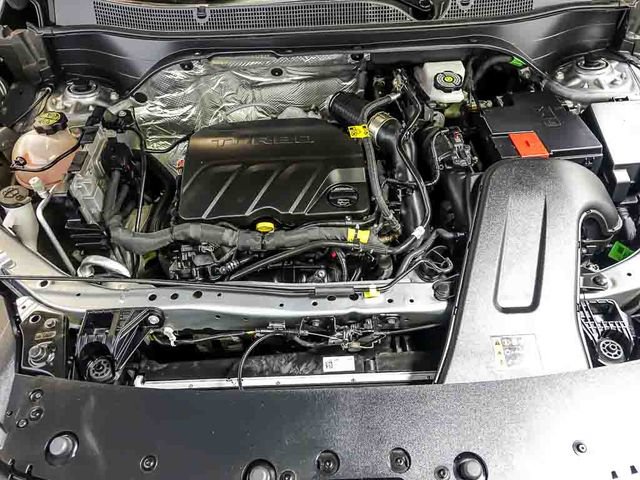 Certified 2025 Chevrolet Trax RS w/ Sunroof Package FWD image 32