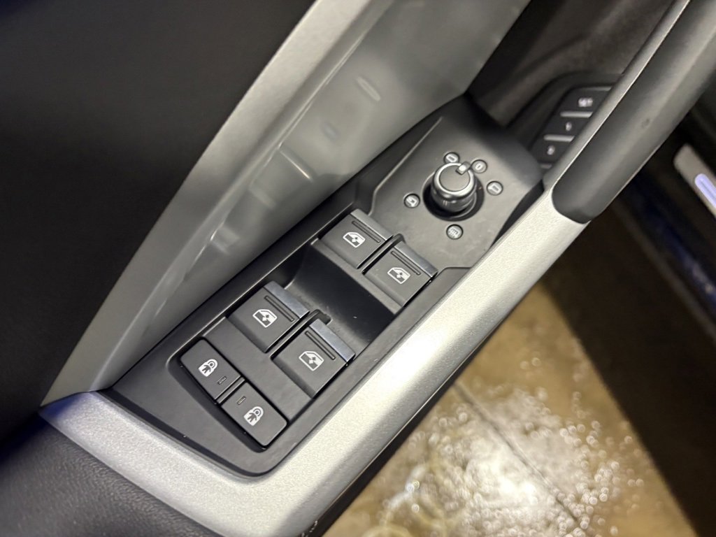 Used 2024 Audi Q3 2.0T Premium Plus w/ Premium Plus Package image 21