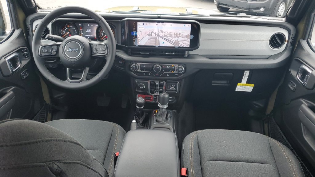 Used 2025 Jeep Gladiator Sport AWD/4WD image 10