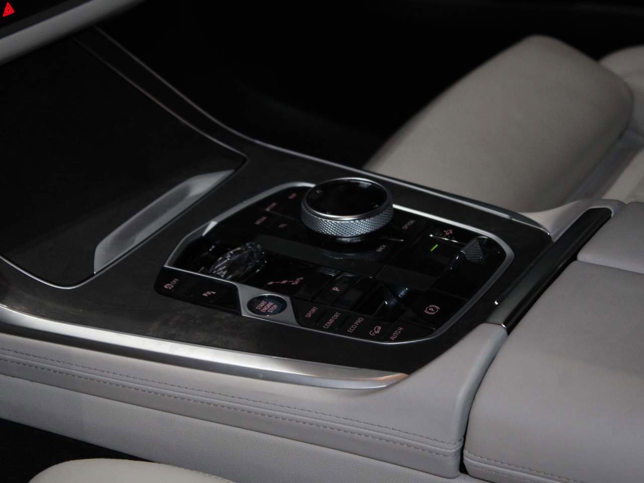 Certified 2024 BMW X7 M60i w/ Executive Package image 11