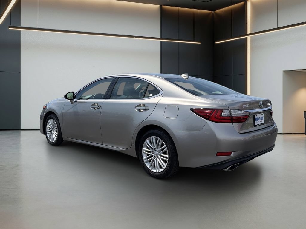Used 2017 Lexus ES 350 w/ Accessory Package 2 FWD image 3