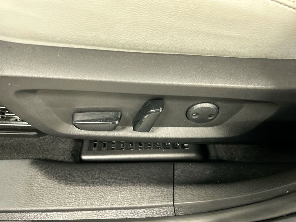 Used 2023 Mitsubishi Outlander SEL AWD/4WD image 10