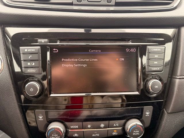 Used 2018 Nissan Rogue SV AWD/4WD image 32