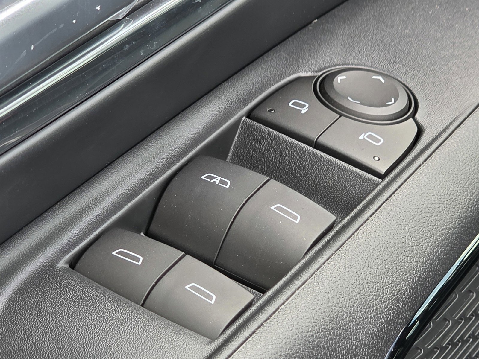 New 2026 Chevrolet Silverado EV LT image 23