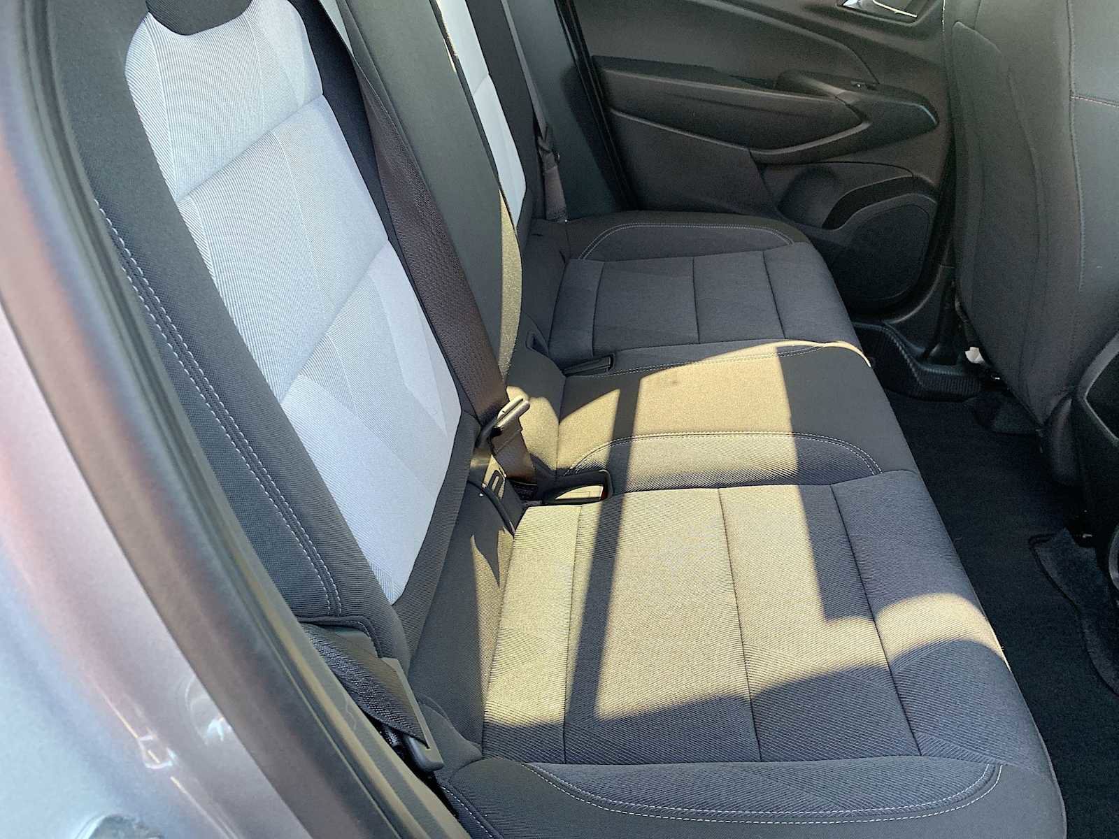 Certified 2025 Chevrolet Trax RS FWD image 23