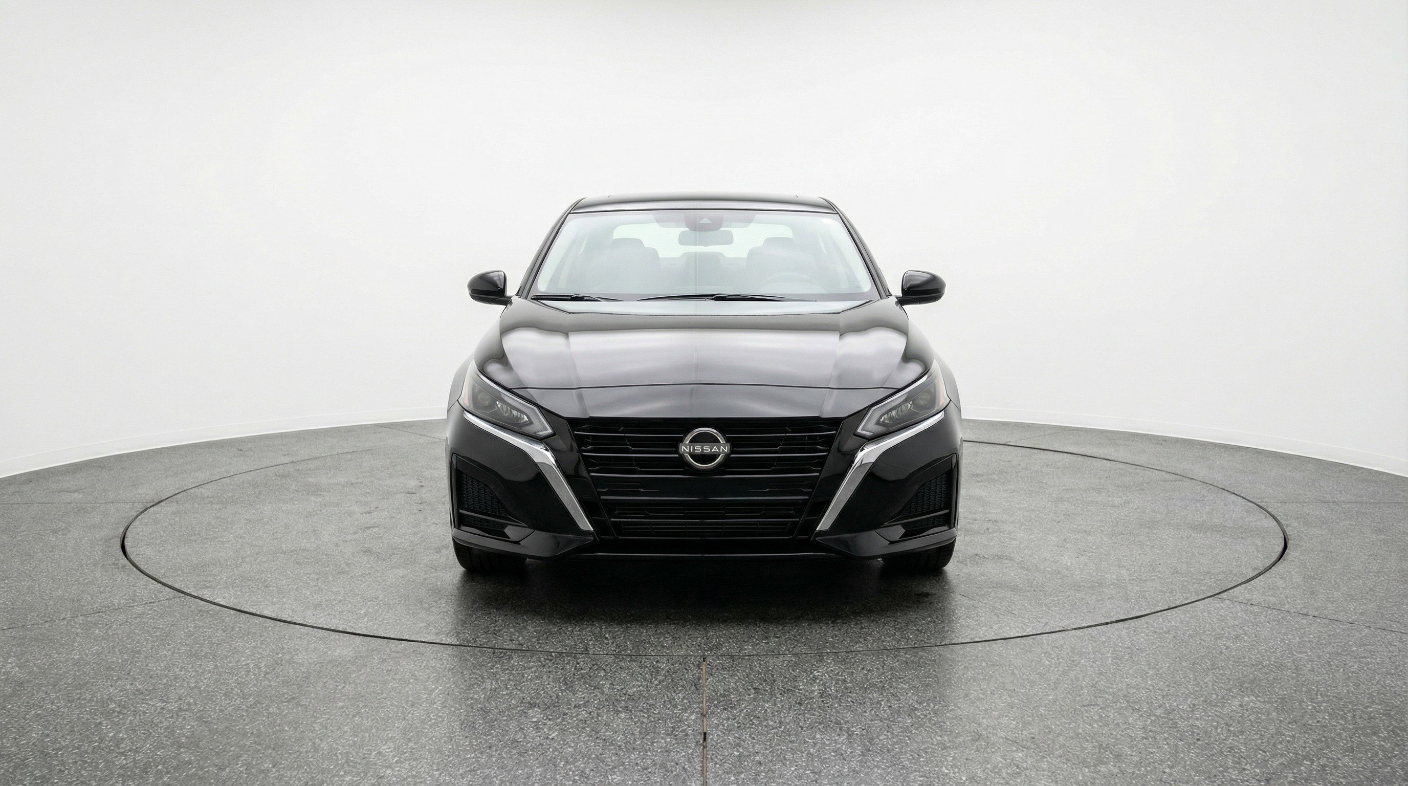 Used 2025 Nissan Altima 2.5 SV image 2