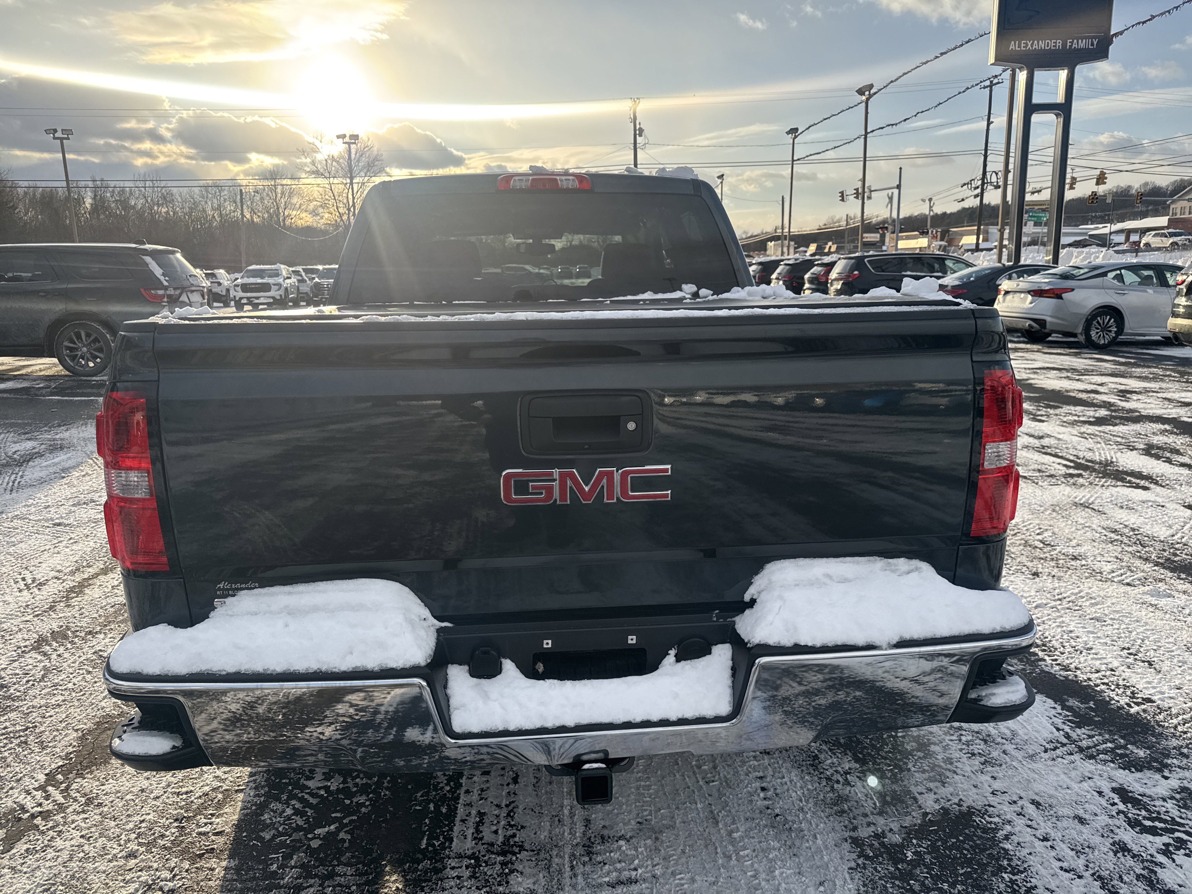 Used 2017 GMC Sierra 1500 SLE w/ SLE Value Package image 4