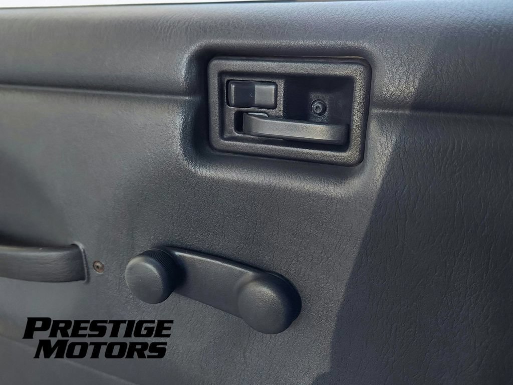 Used 2004 Jeep Wrangler SE AWD/4WD image 13