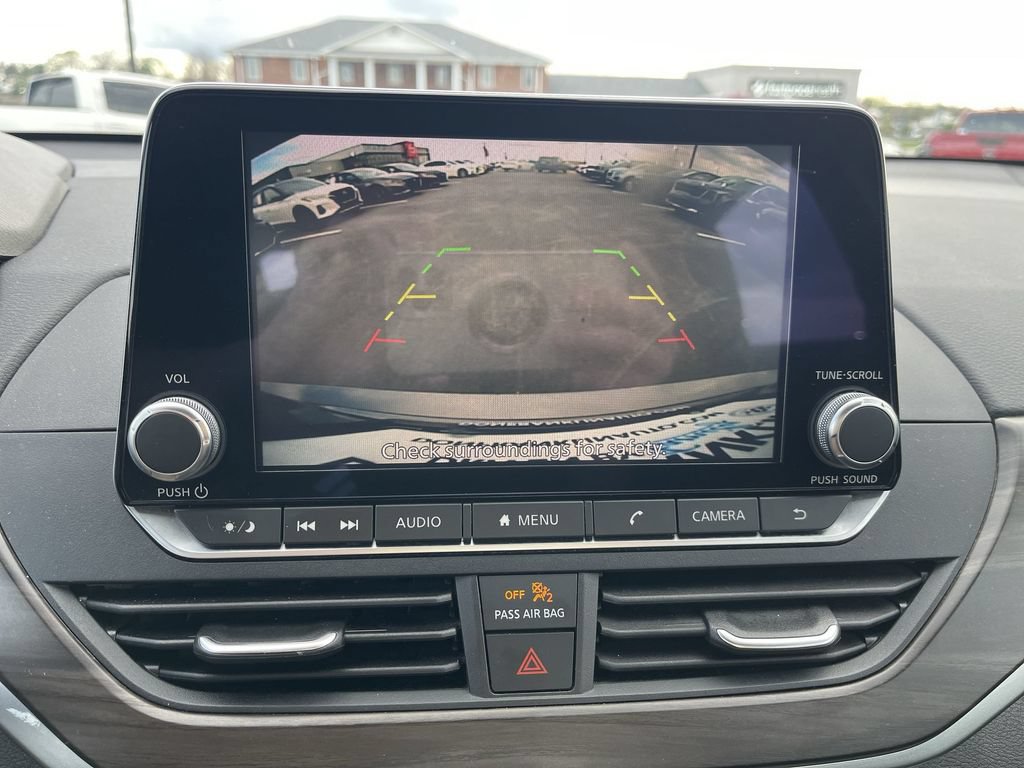 Used 2024 Nissan Altima 2.5 SV FWD image 17