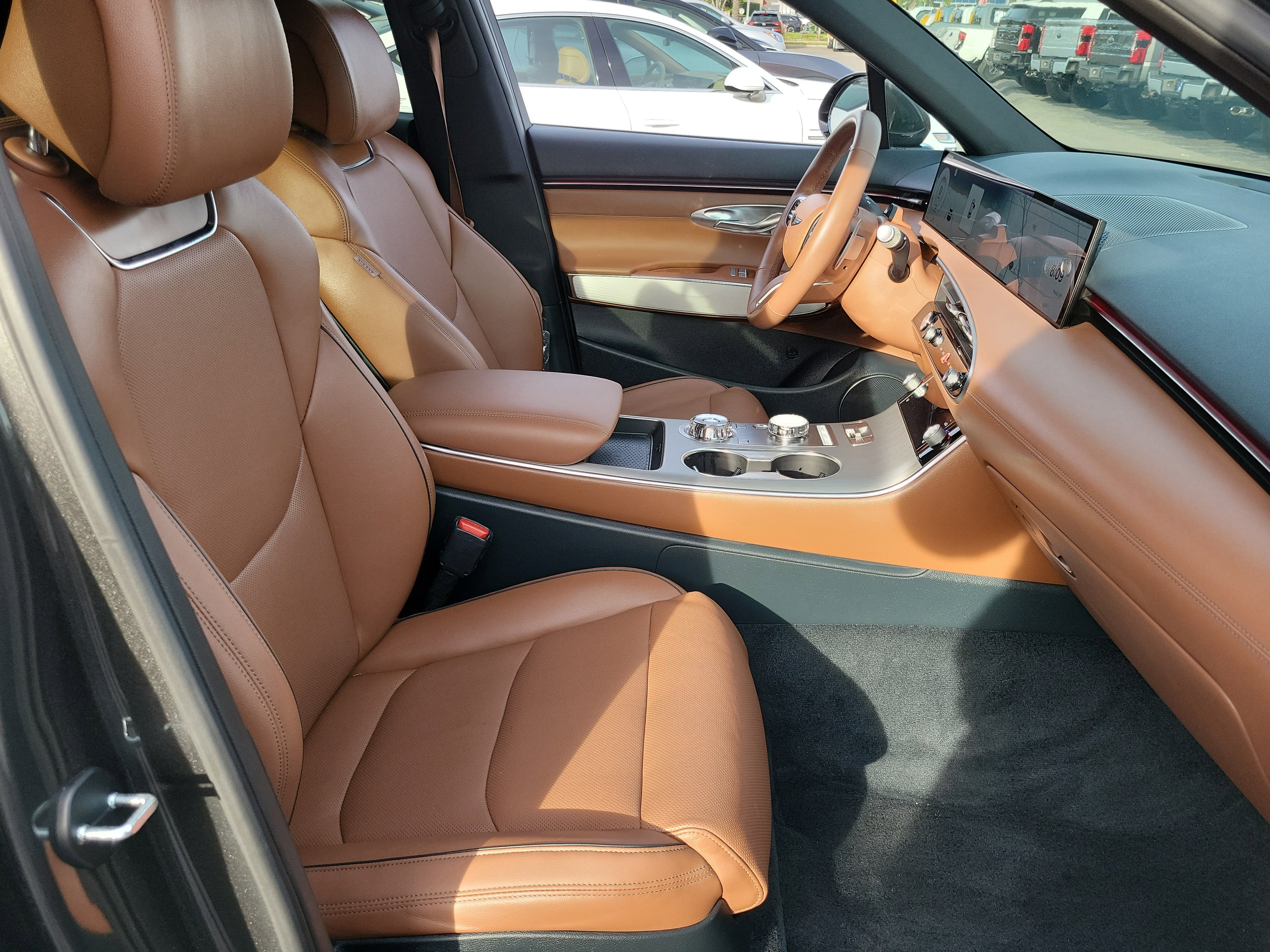 Certified 2026 Genesis GV70 2.5T Advanced image 19