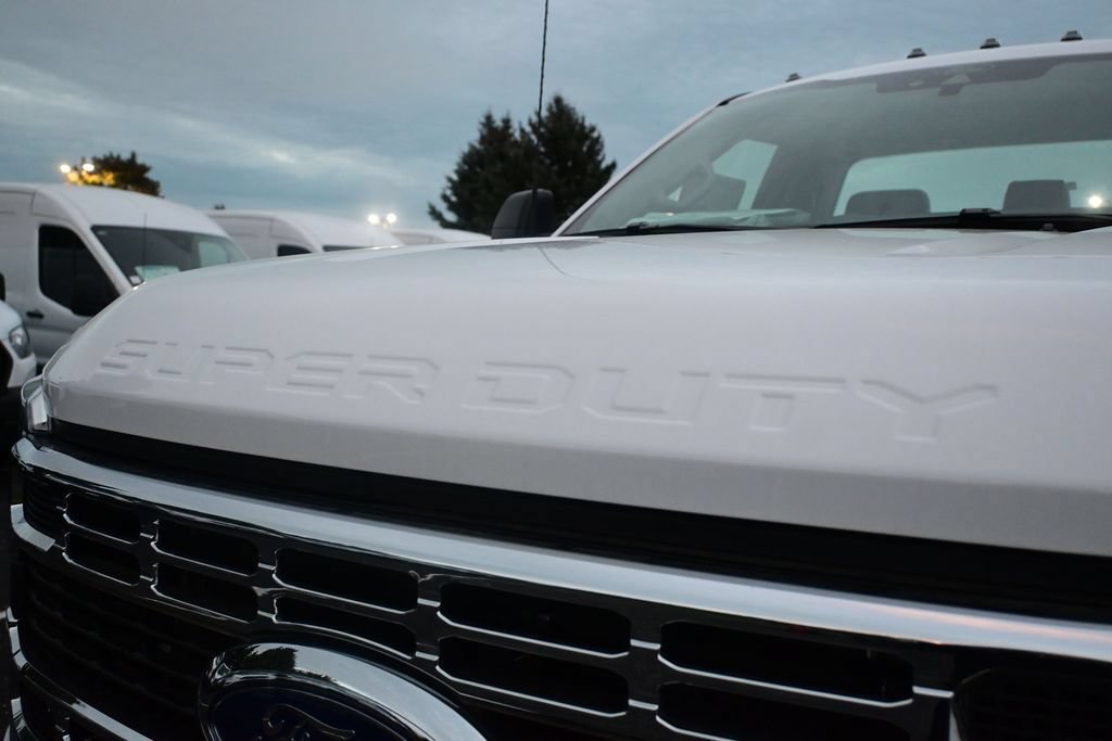 New 2025 Ford F450 XL w/ XL Chrome Package AWD/4WD image 11