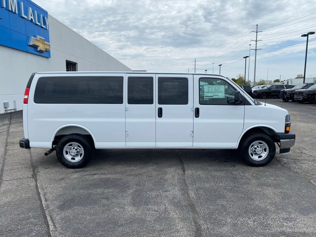 New 2025 Chevrolet Express 3500 LS w/ Chrome Appearance Package RWD image 8