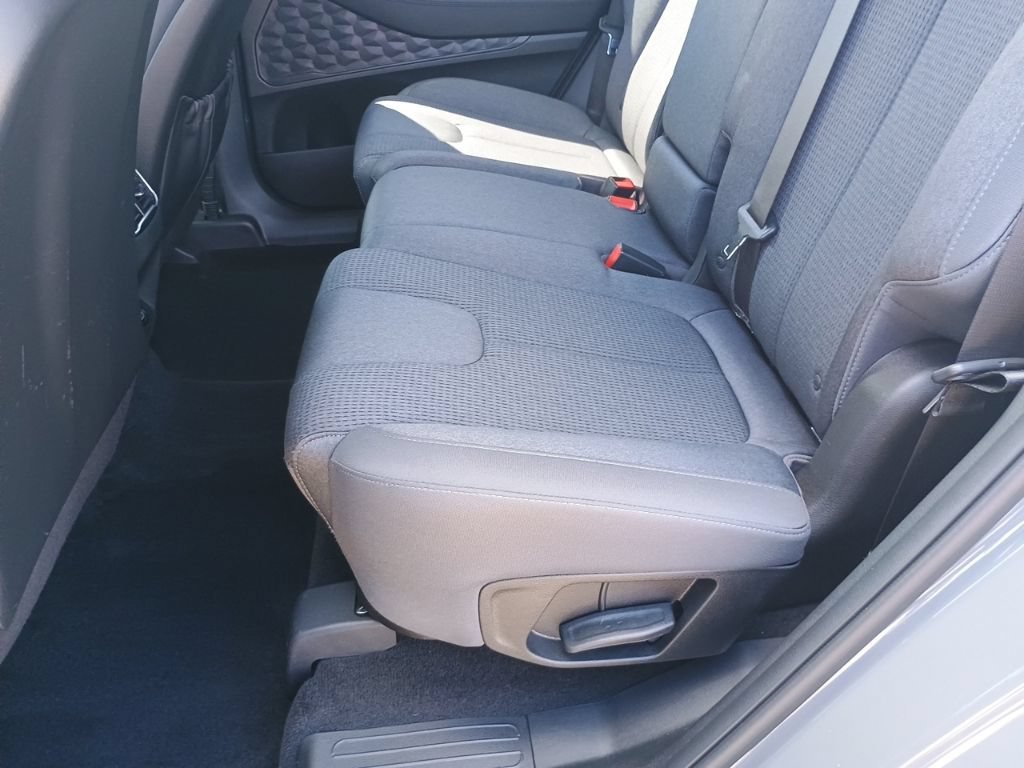 Used 2023 Hyundai Santa Fe SEL AWD/4WD image 15