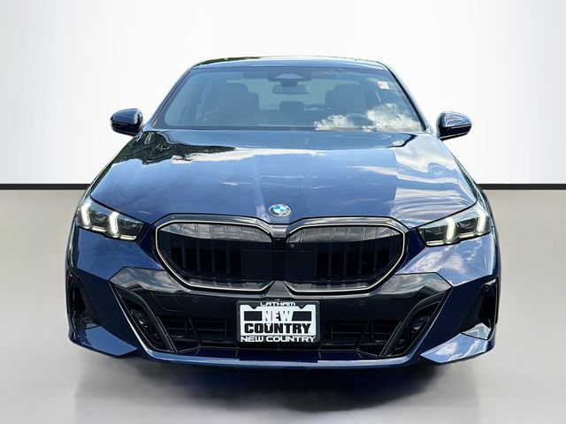 Used 2026 BMW 530i xDrive w/ M Sport Package AWD/4WD image 2
