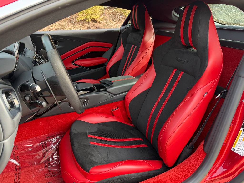 Used 2023 Aston Martin V8 Vantage Coupe image 26