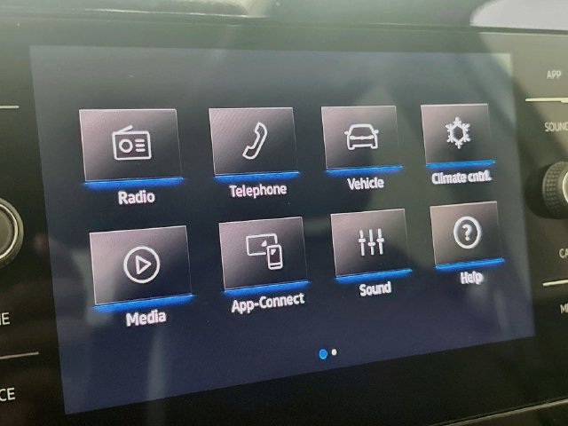 Certified 2025 Volkswagen Taos SE AWD/4WD image 14