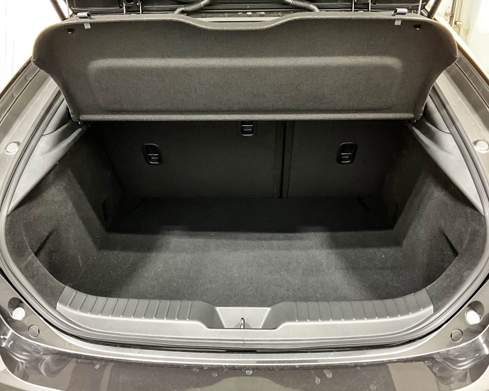 New 2025 MAZDA MAZDA3 Hatchback w/Premium Plus Pkg image 11