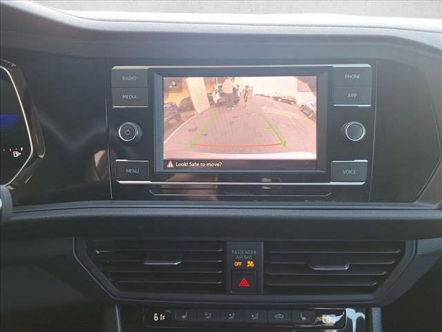 Used 2024 Volkswagen Jetta SE image 13