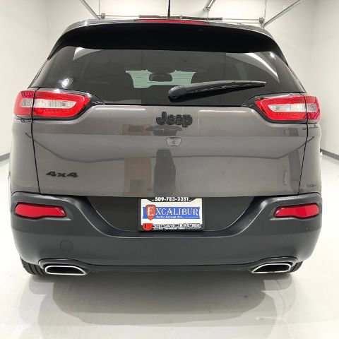 Used 2018 Jeep Cherokee Latitude w/ Altitude Package AWD/4WD image 9