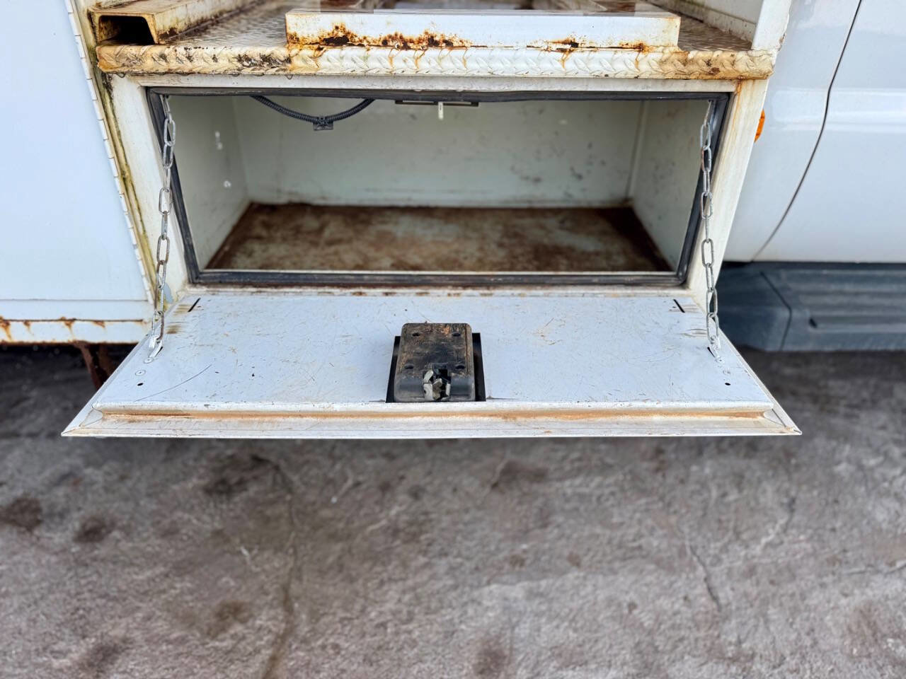 Used 2015 Ford F550 4x4 SuperCab Super Duty image 11