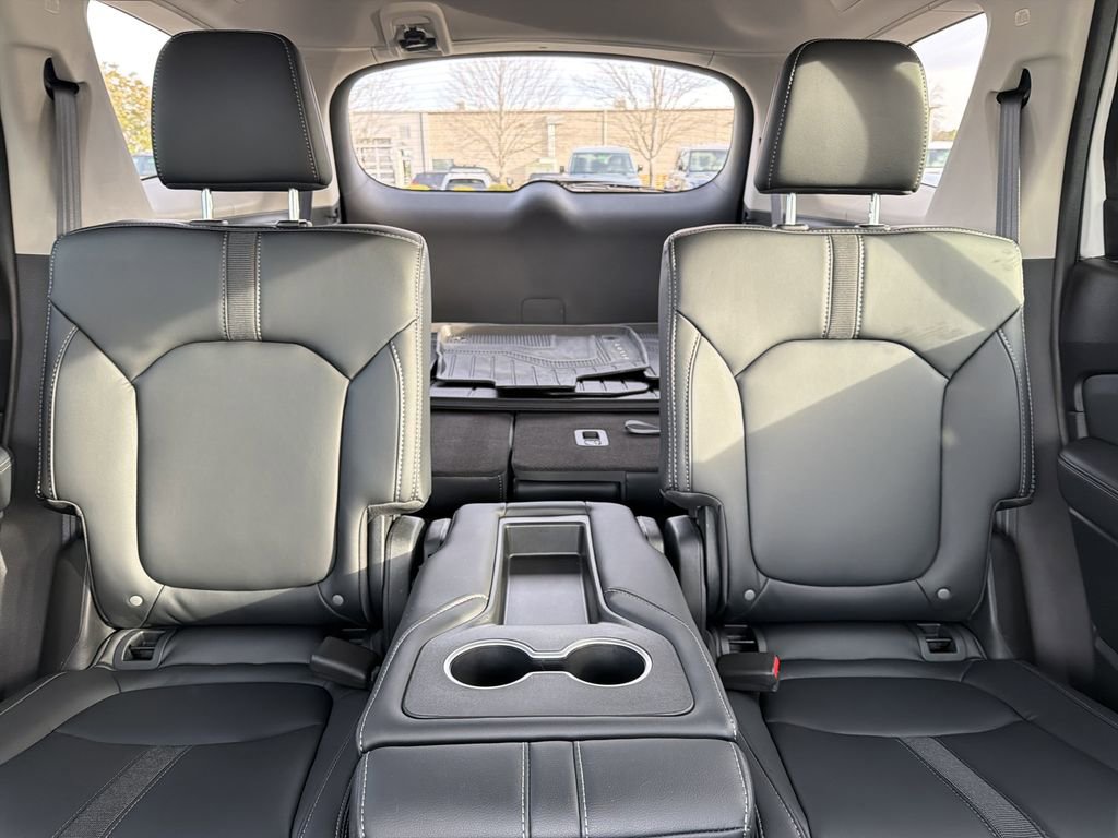 Used 2025 Honda Pilot EX-L image 32