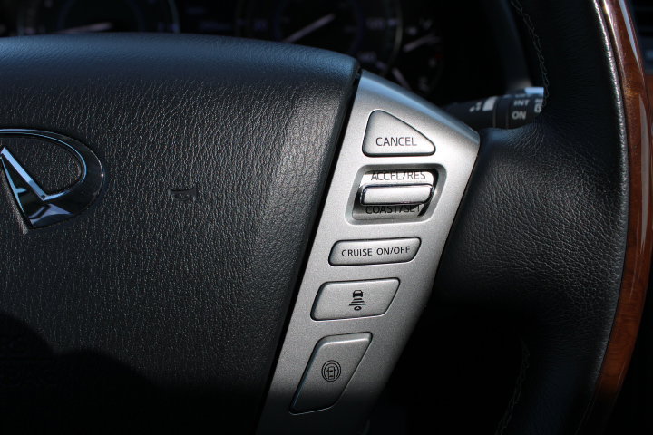 Used 2018 INFINITI QX80 2WD w/ Driver Assistance Package image 15