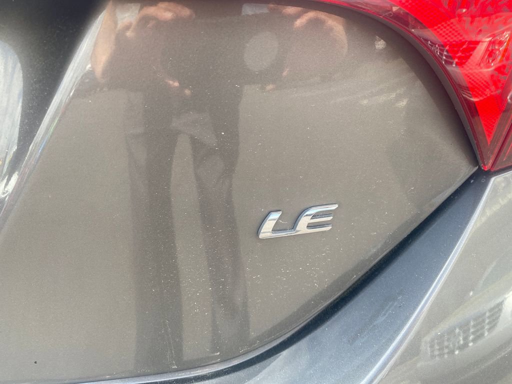 Used 2019 Toyota Corolla LE FWD image 69