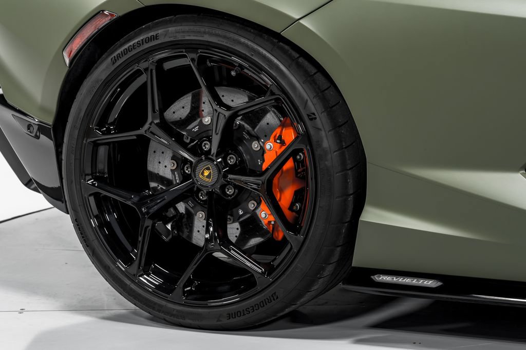 Used 2024 Lamborghini Revuelto AWD/4WD image 47