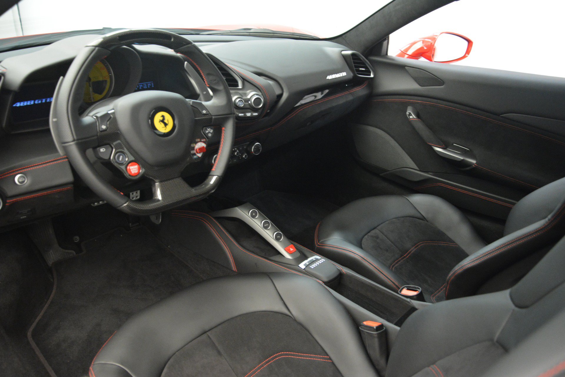 Certified 2018 Ferrari 488 GTB RWD image 13
