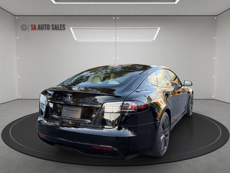 Used 2022 Tesla Model S Plaid image 5