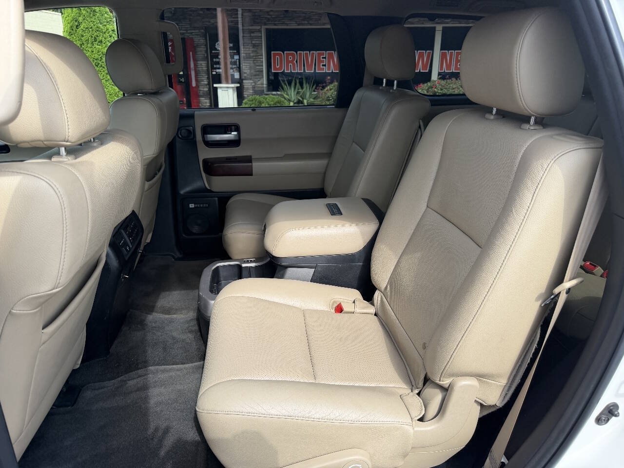 Used 2014 Toyota Sequoia Platinum AWD/4WD image 27