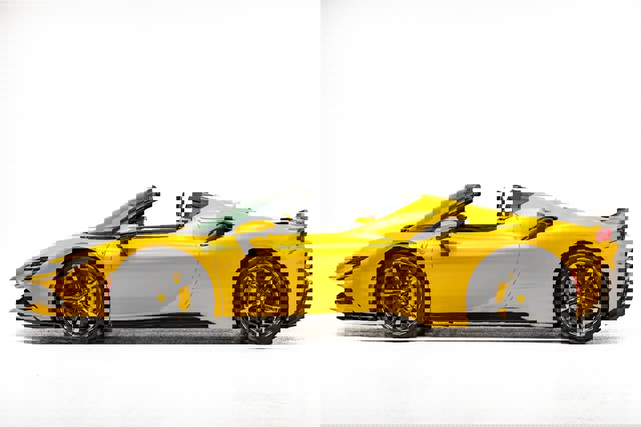 Used 2023 Ferrari SF90 Spider image 6