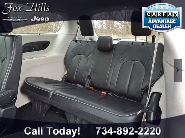 Used 2019 Chrysler Pacifica Limited w/ Tire & Wheel Group image 11