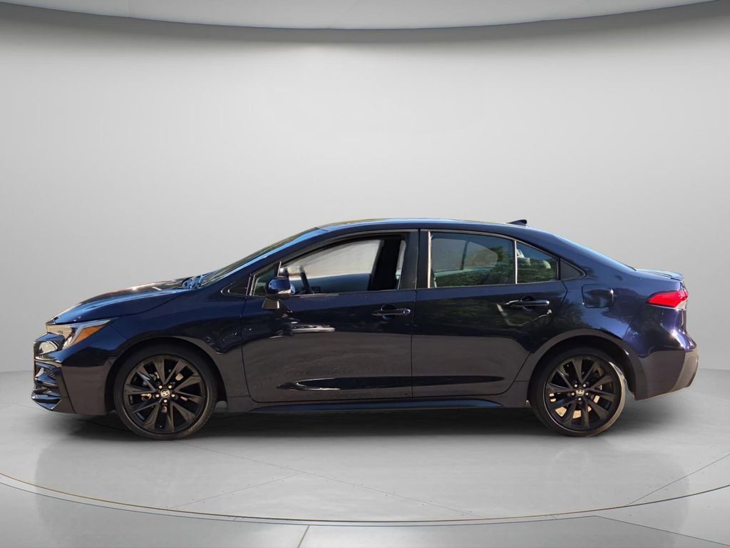 Used 2023 Toyota Corolla SE image 3