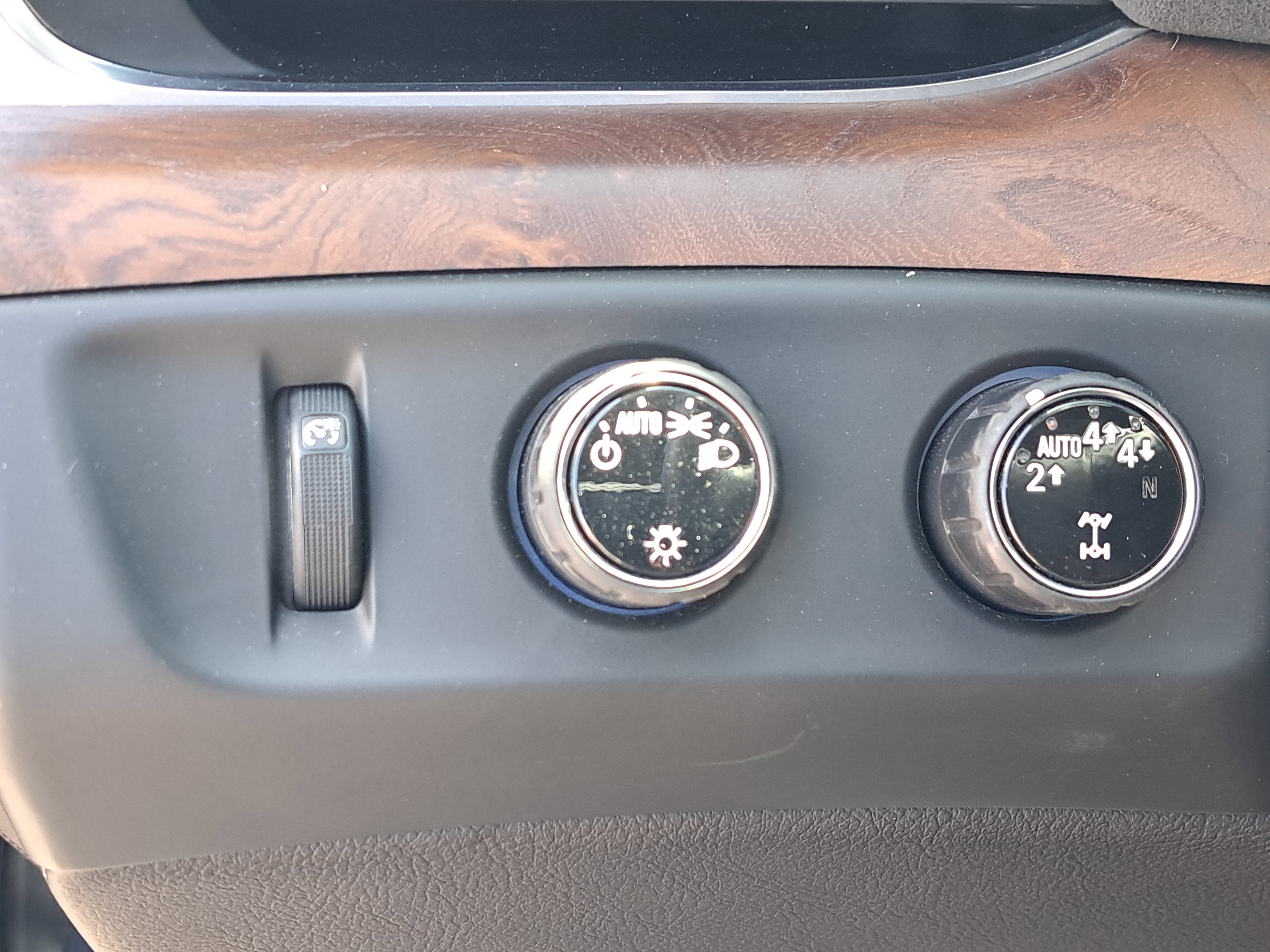 Used 2020 Cadillac Escalade Luxury image 32