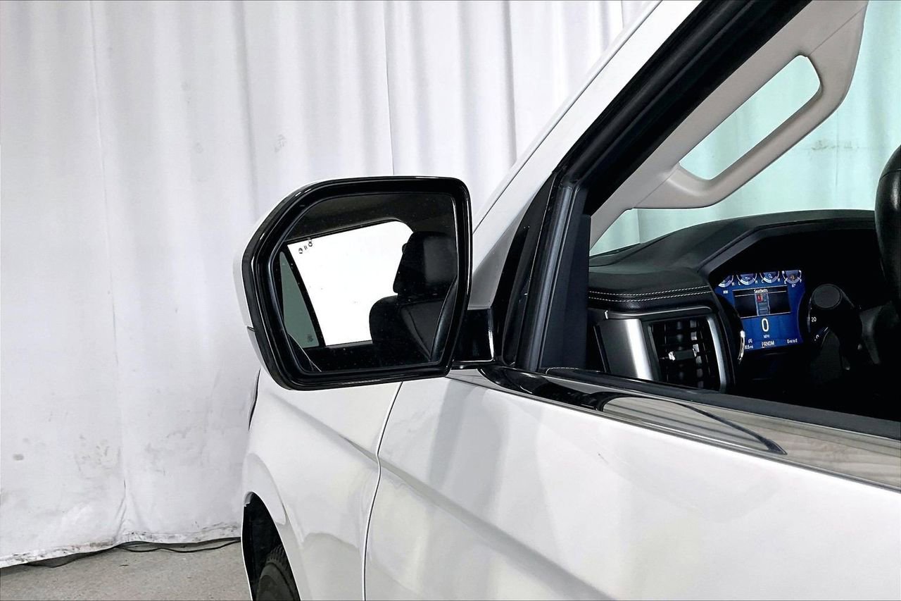 Used 2024 Ford Expedition XLT image 10