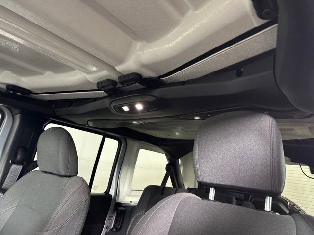 Used 2024 Jeep Wrangler Unlimited image 12