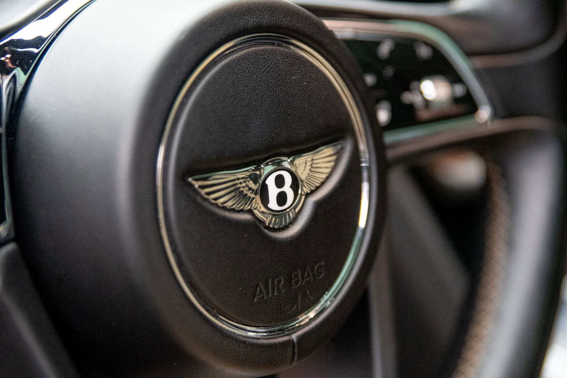 Used 2018 Bentley Bentayga Activity AWD/4WD image 12