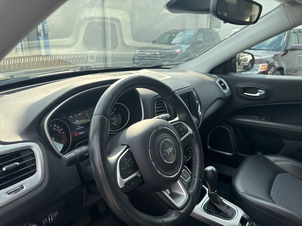 Used 2019 Jeep Compass Latitude w/ Cold Weather Group image 17