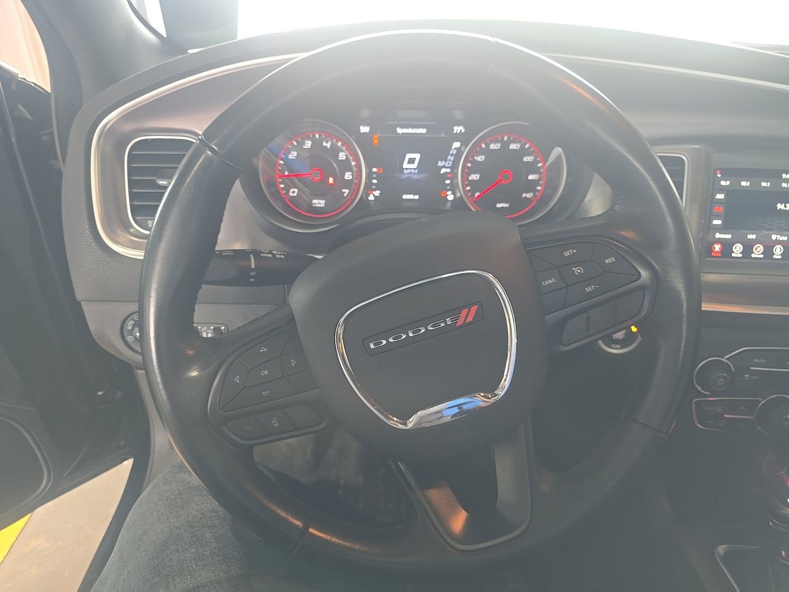 Used 2020 Dodge Charger SXT RWD image 14