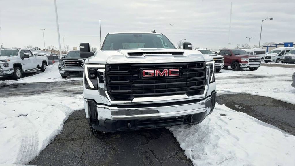 Used 2024 GMC Sierra 2500 Pro image 3