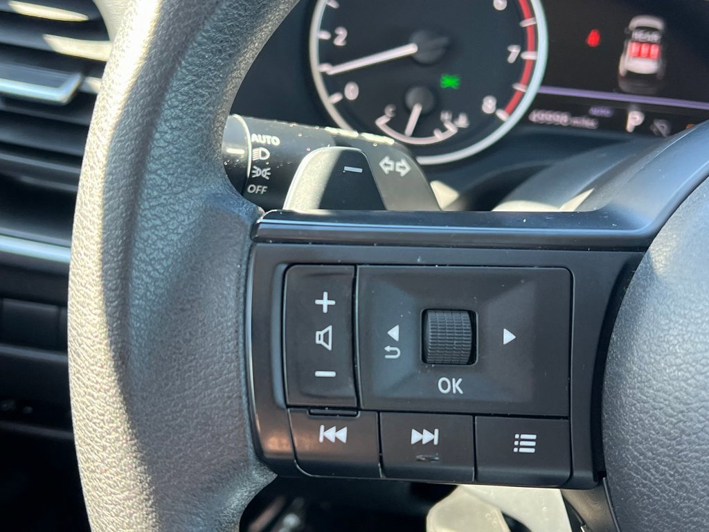 Used 2024 Nissan Rogue SV image 25