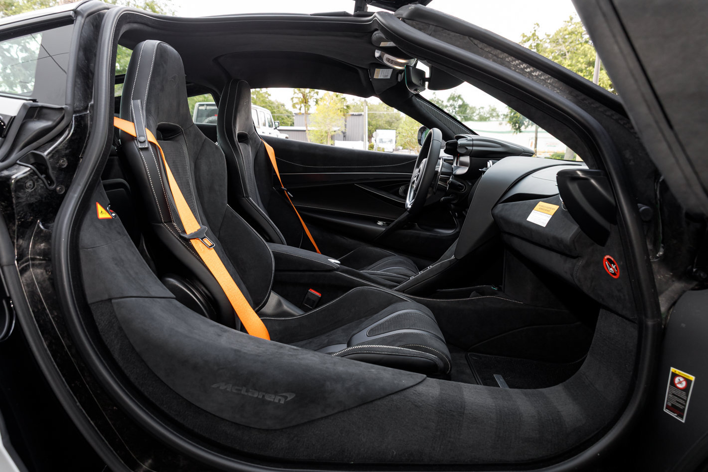 Used 2027 McLaren 750S RWD image 28