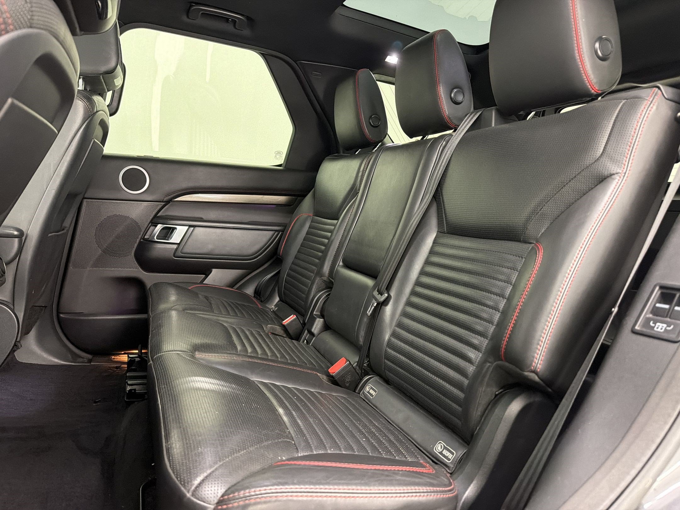 Used 2017 Land Rover Discovery HSE Luxury AWD/4WD image 19