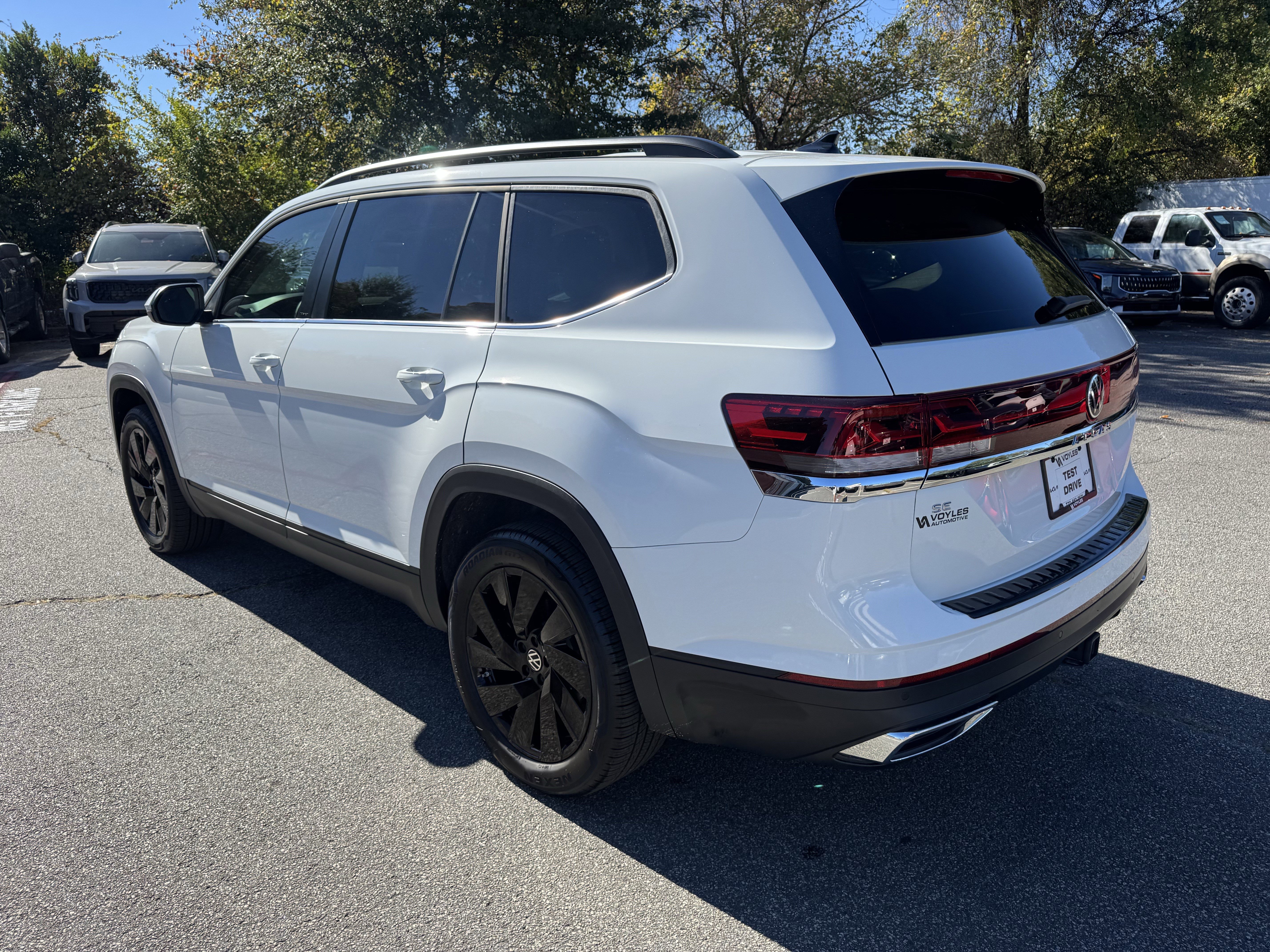 Used 2025 Volkswagen Atlas SE image 5