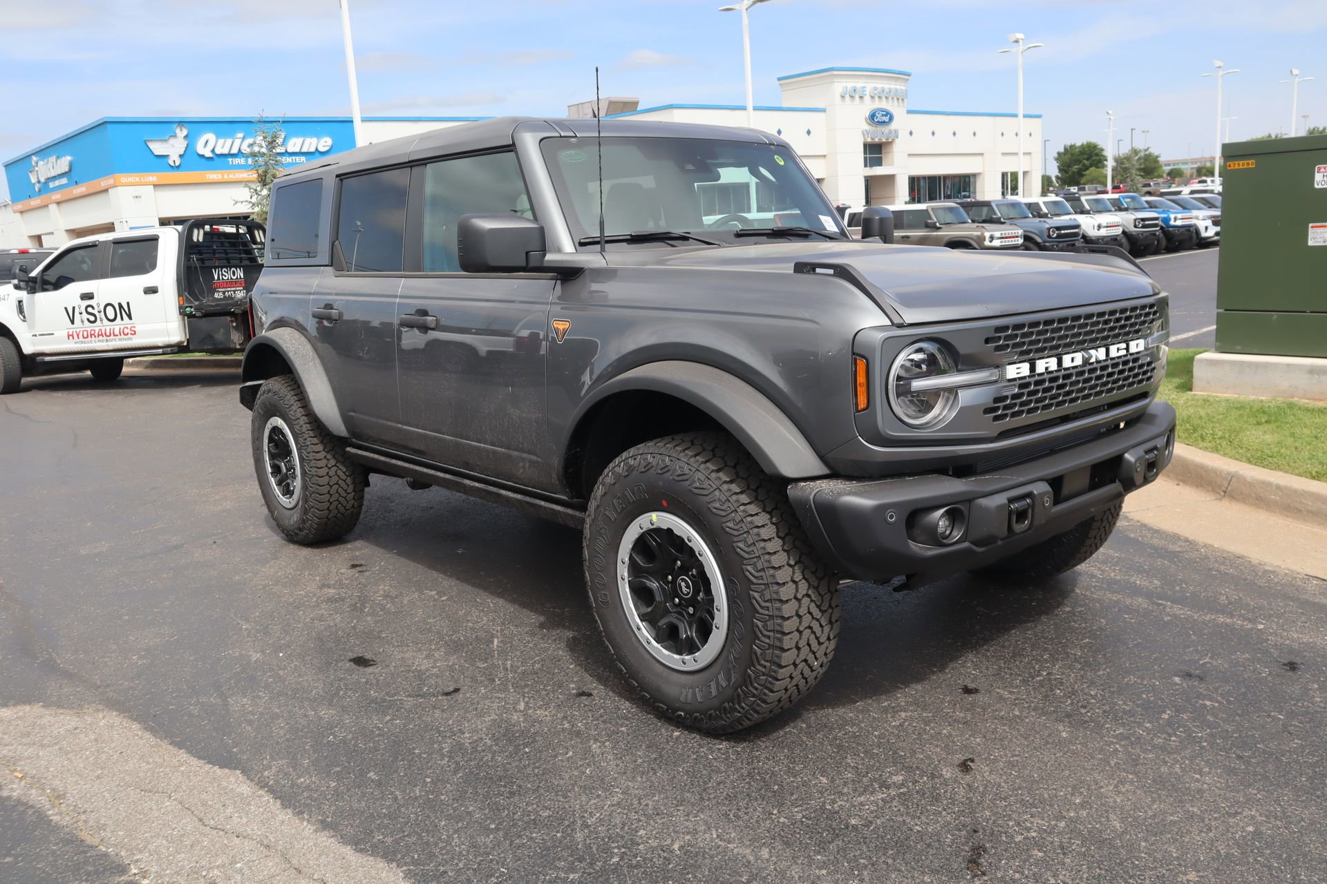 New 2026 Ford Bronco Badlands AWD/4WD image 1