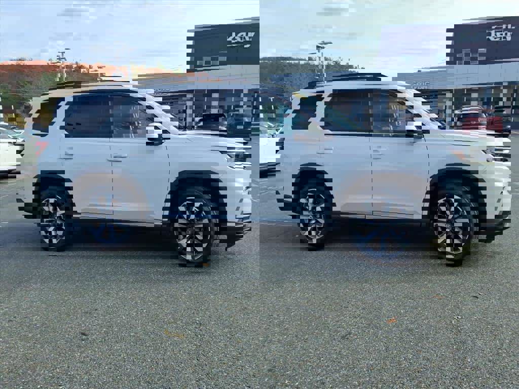 Used 2023 Honda Pilot Elite image 4