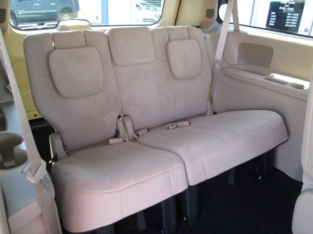 Used 2013 Dodge Grand Caravan SE FWD image 14