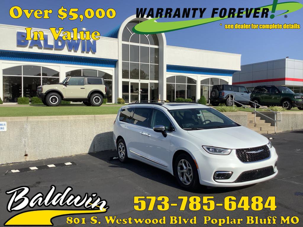 Used 2023 Chrysler Pacifica Limited FWD image 1