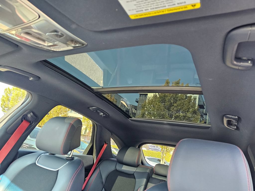 Certified 2025 Genesis GV70 3.5T Sport AWD/4WD image 10